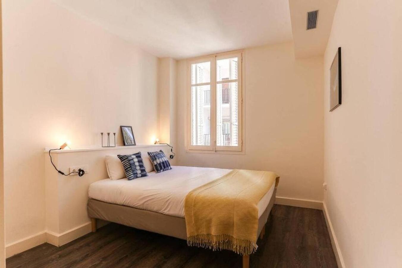 Stylish 2 Bdr In Trendy Gracia Apartment Barcelona